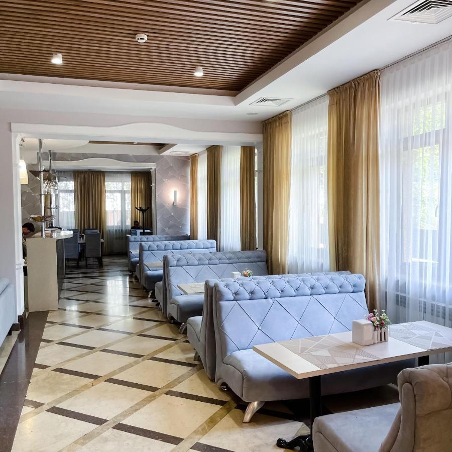 Golden Palace Hotel Almaty Exterior foto